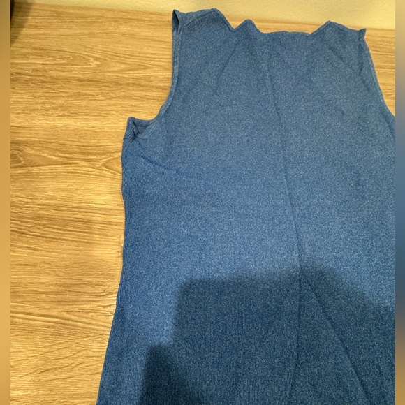 Cable & Gauge Blue V-Neck Tank Top Size S - Picture 11 of 14